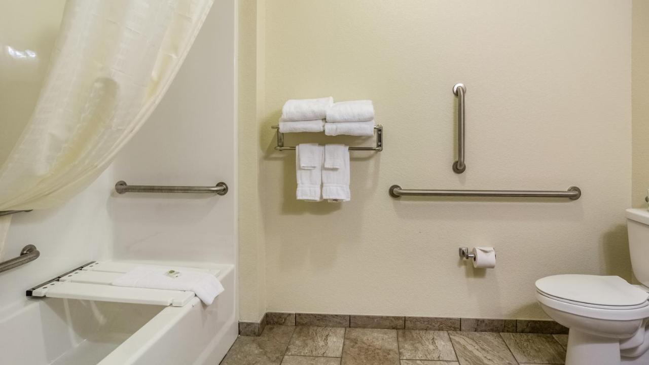 Cobblestone Hotel&Suites - Erie Esterno foto