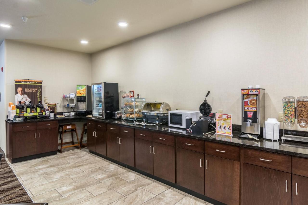 Cobblestone Hotel&Suites - Erie Esterno foto