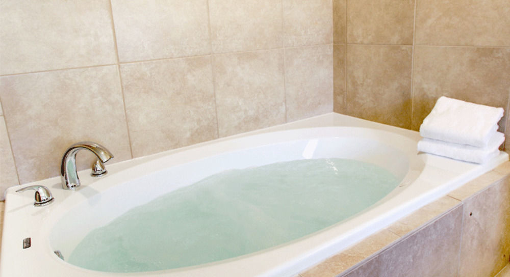 Cobblestone Hotel&Suites - Erie Esterno foto